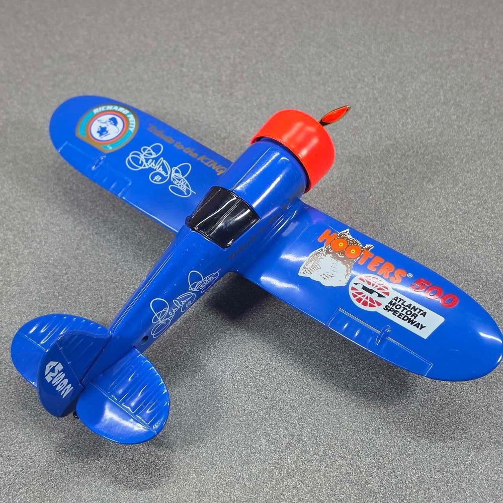 Richard Petty Tribute to the King Hooters 500 Airplane Blue Excellent 43 Decor